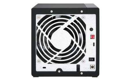 QNAP NAS TR-004
